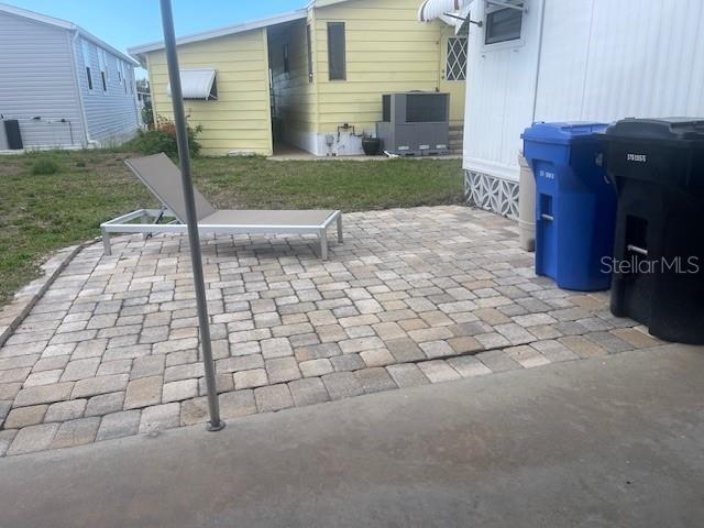 Image 10 of 11 For 767 Green Circle