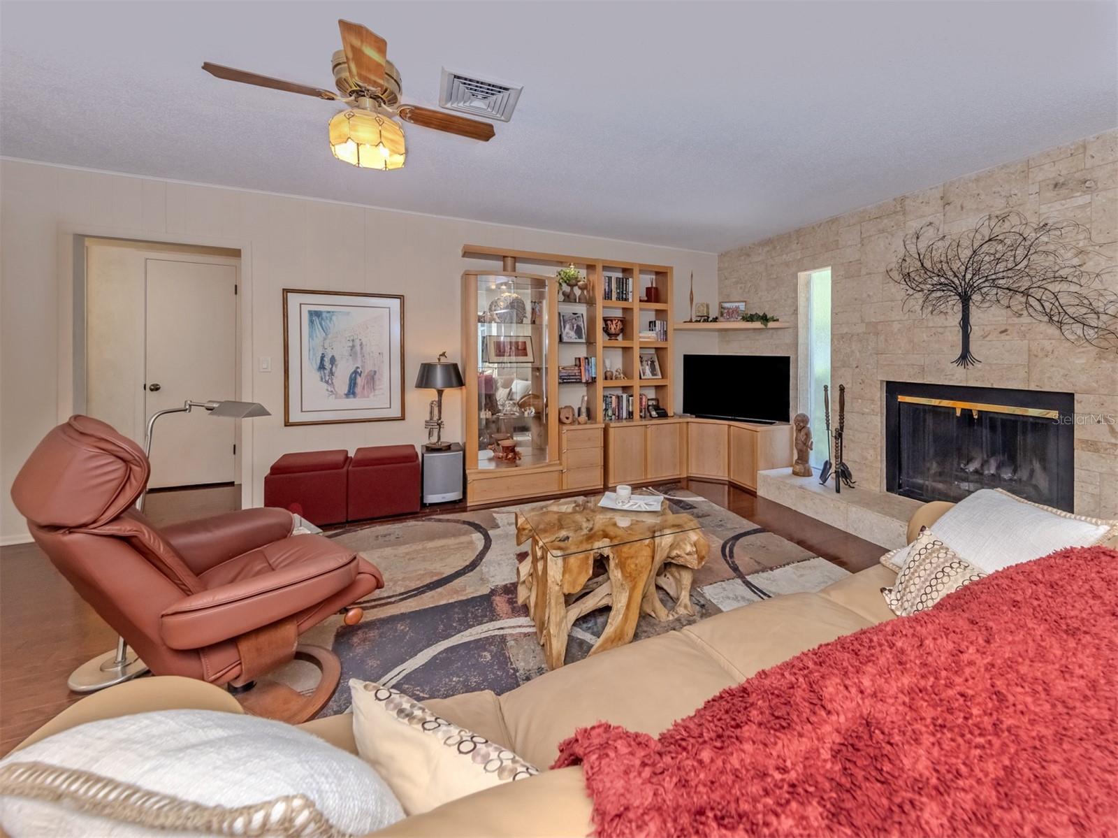 Image 14 of 38 For 603 Four Bays Drive