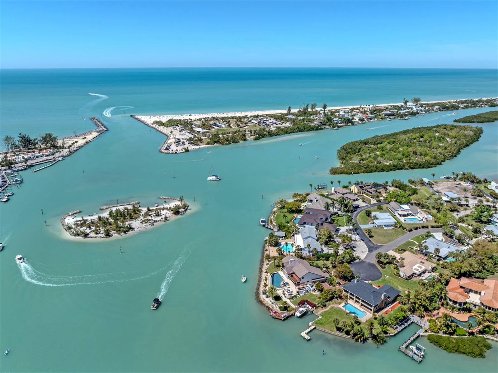 Image 26 of 38 For 603 Four Bays Drive