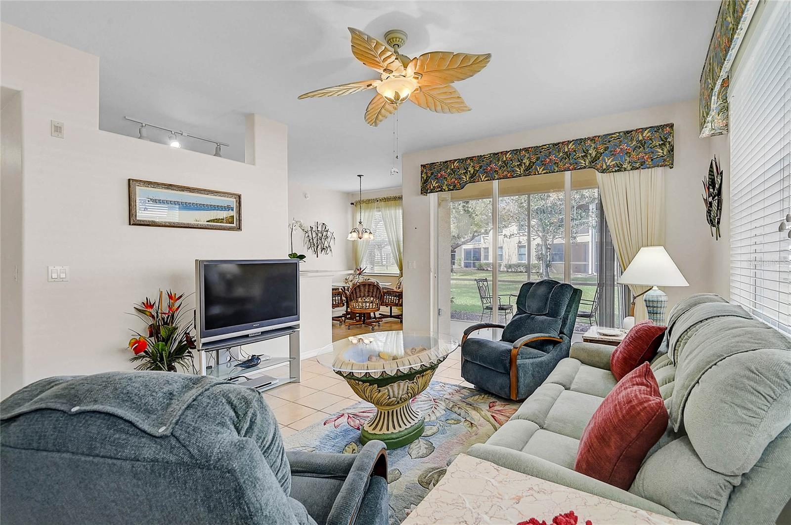 Image 3 of 48 For 4433 Corso Venetia Boulevard B18