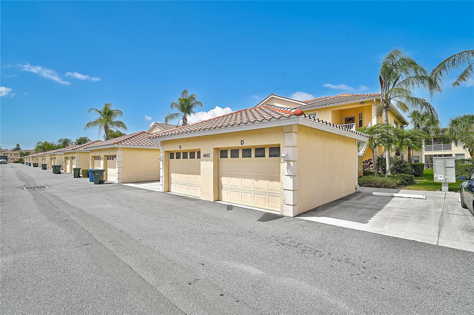 Image 31 of 48 For 4433 Corso Venetia Boulevard B18