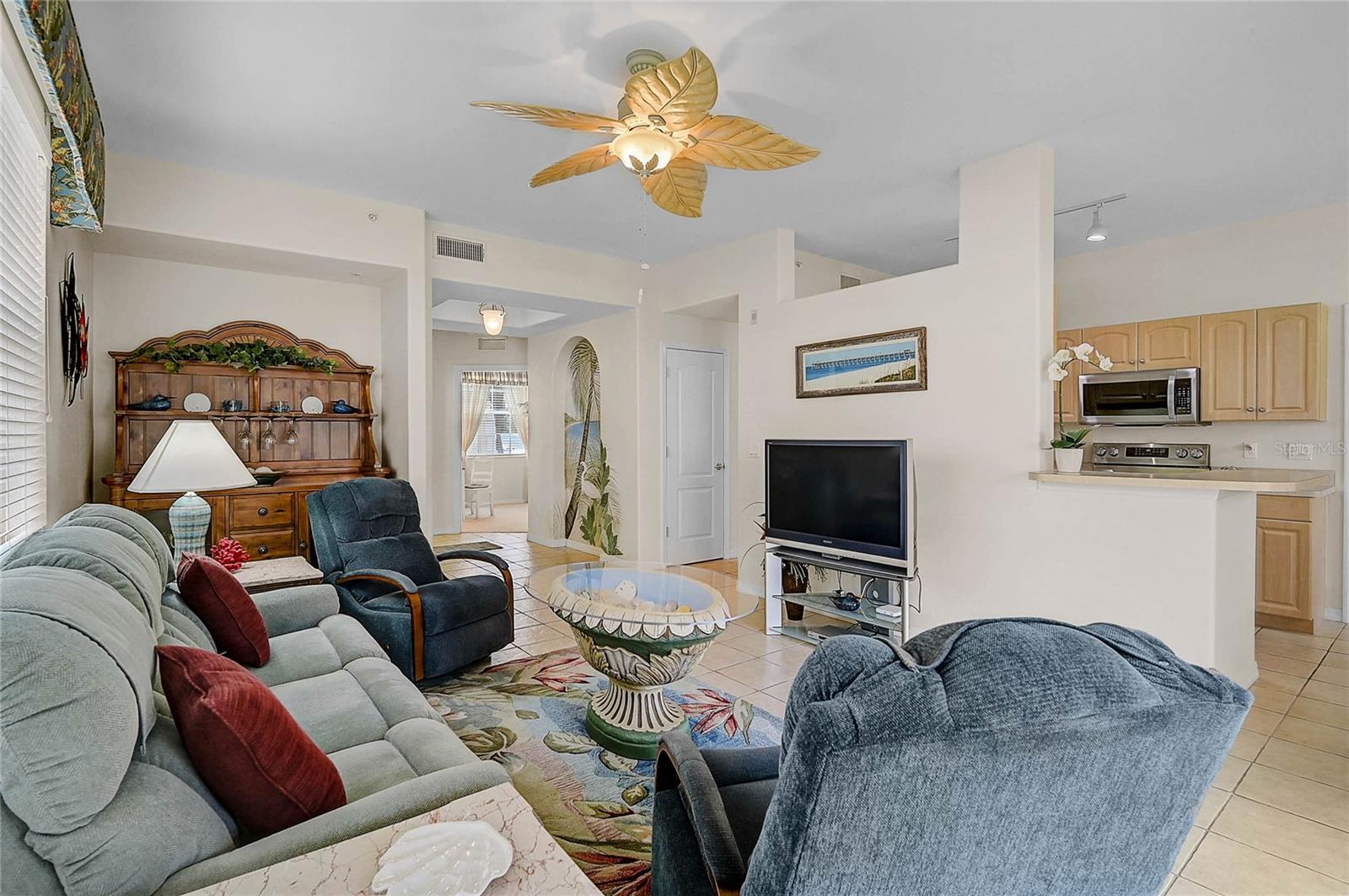 Image 6 of 48 For 4433 Corso Venetia Boulevard B18