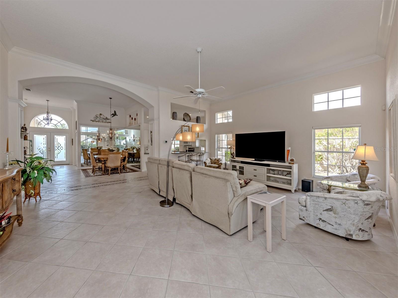 Image 10 of 79 For 338 Saint George Court 11