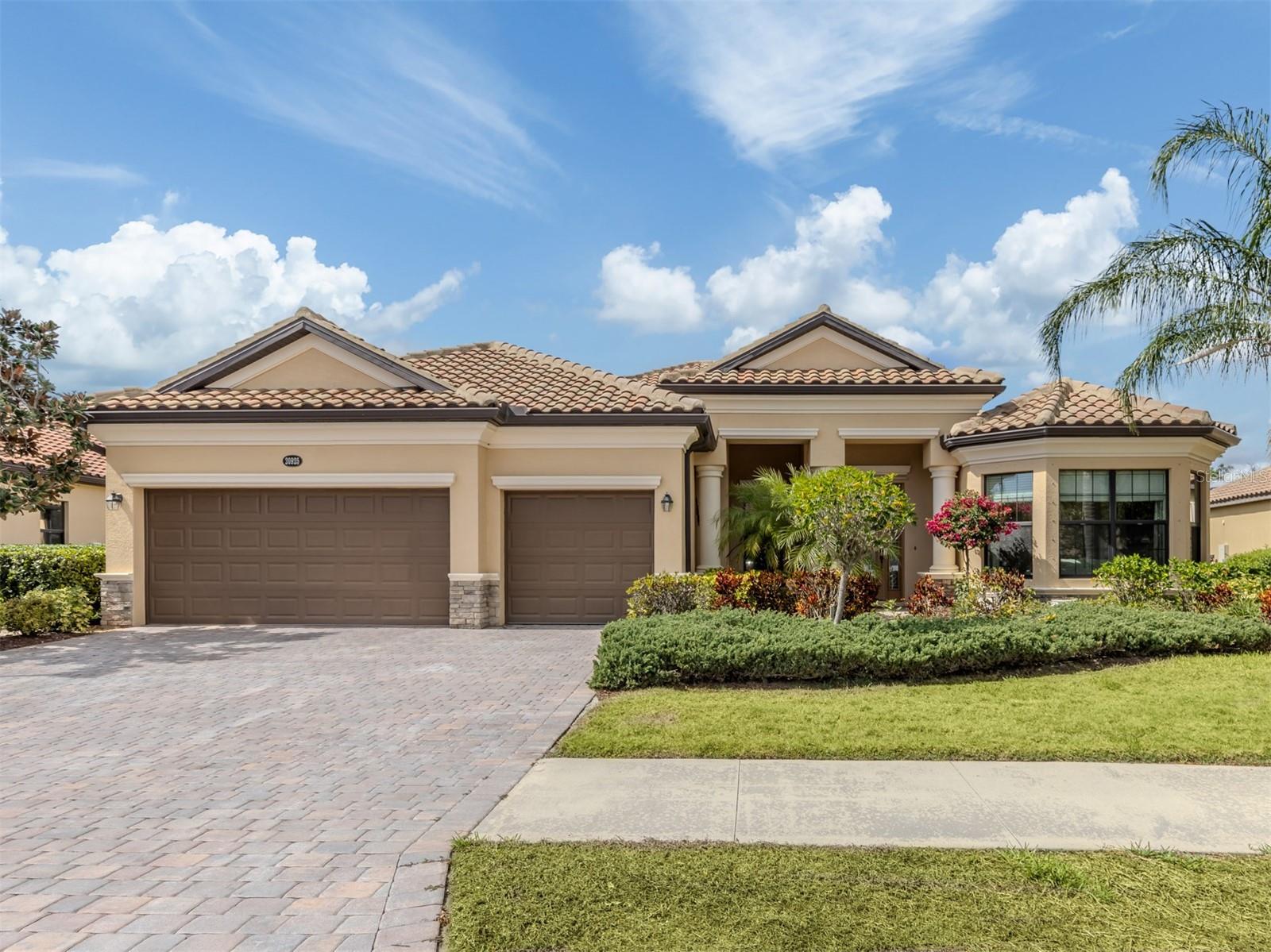 Details for 20925 Loggia Court, VENICE, FL 34293