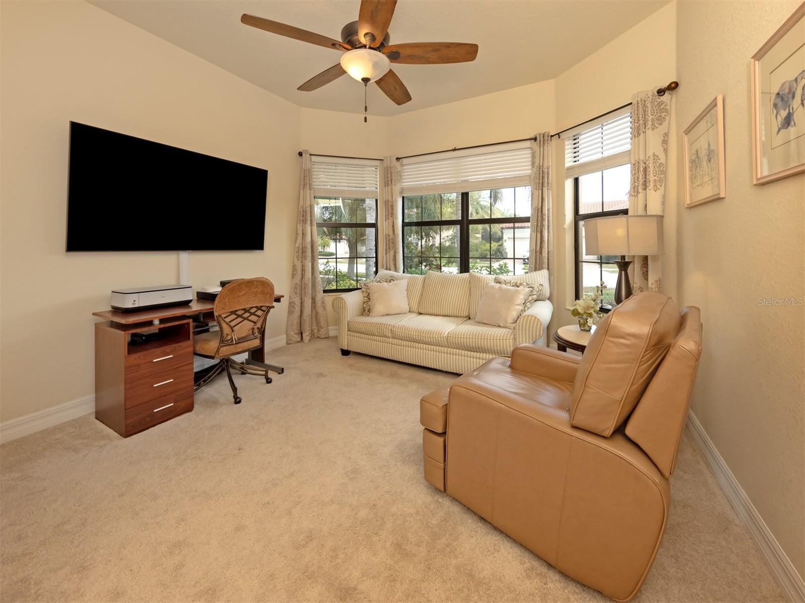 Image 18 of 92 For 20925 Loggia Court