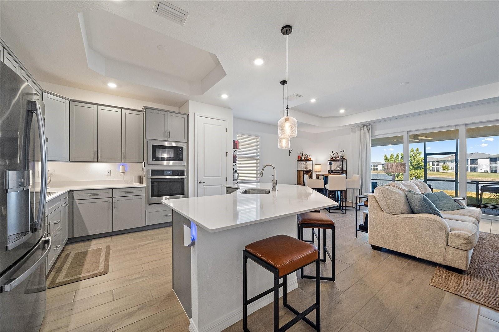 Listing photo id 9 for 17552 Santorini Court