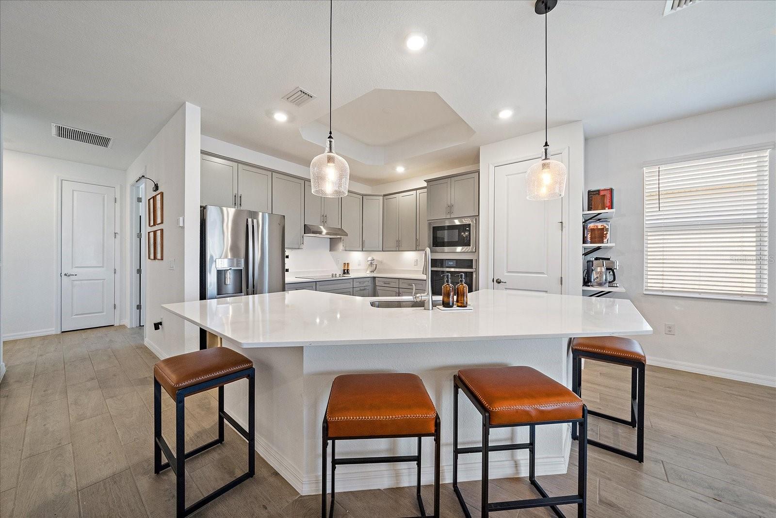 Listing photo id 11 for 17552 Santorini Court