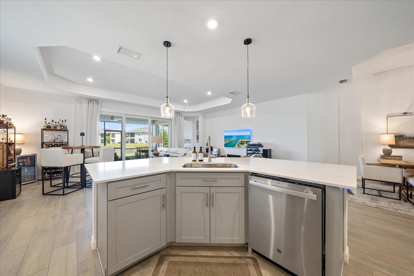 Listing photo id 12 for 17552 Santorini Court