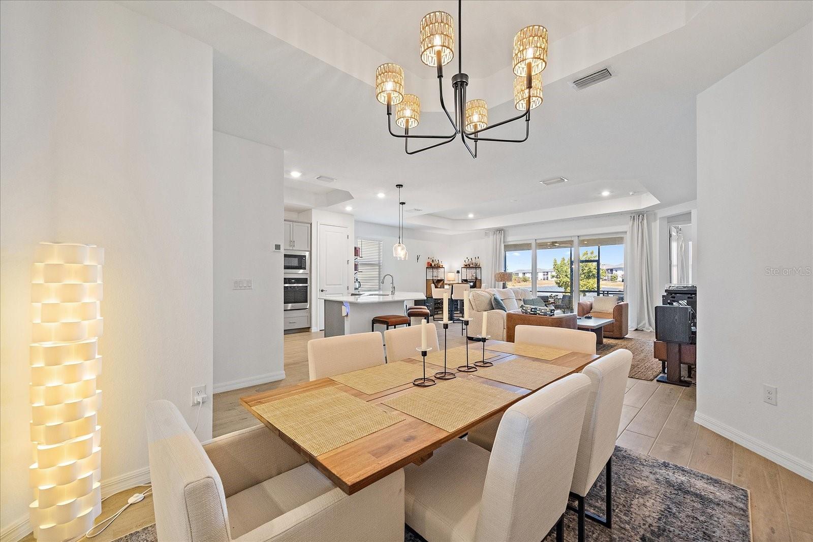 Listing photo id 14 for 17552 Santorini Court