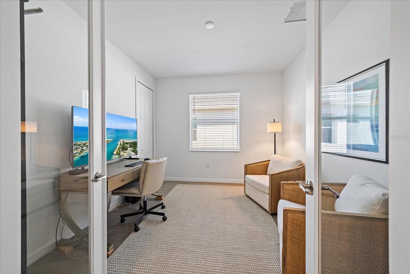 Listing photo id 24 for 17552 Santorini Court