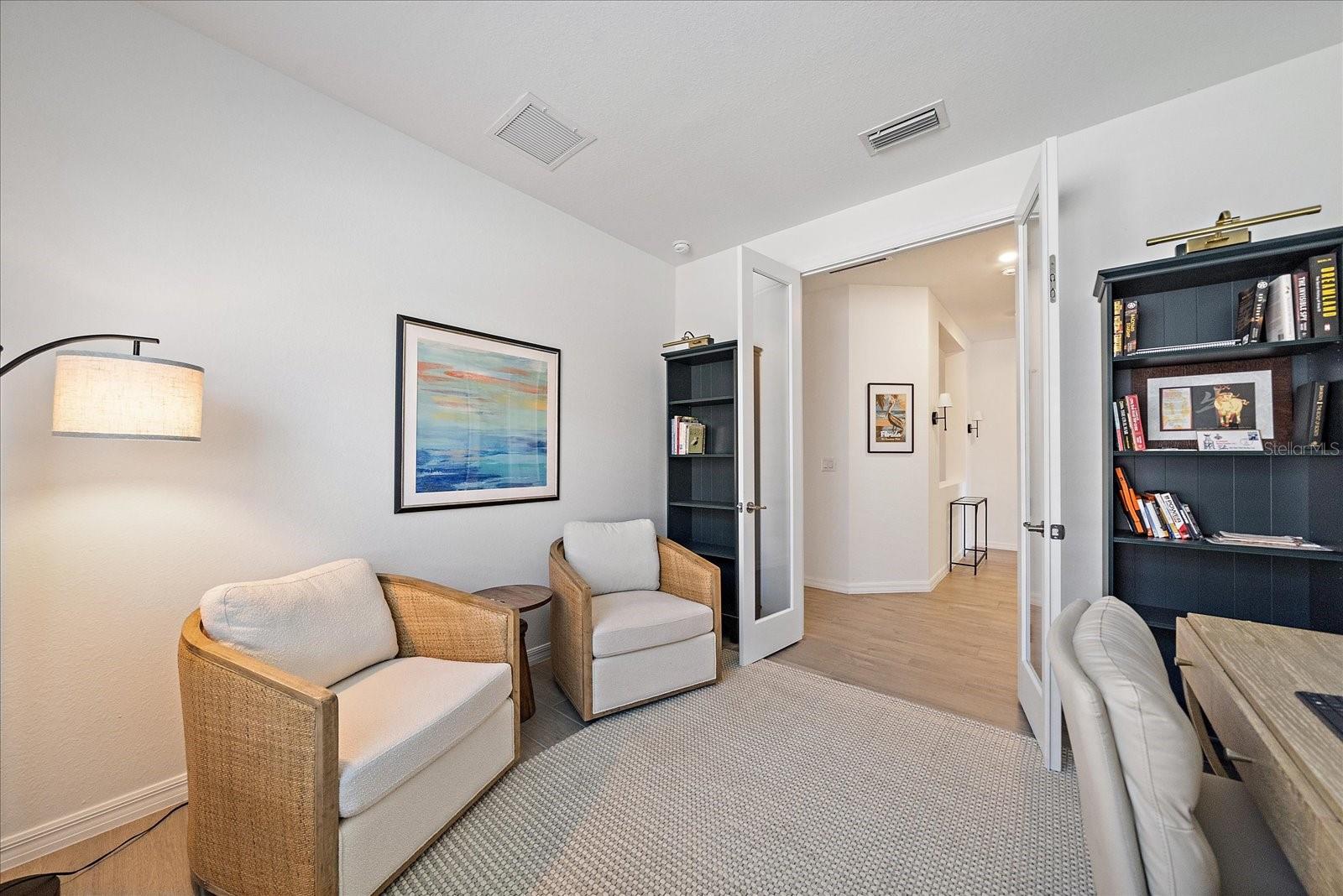 Listing photo id 25 for 17552 Santorini Court