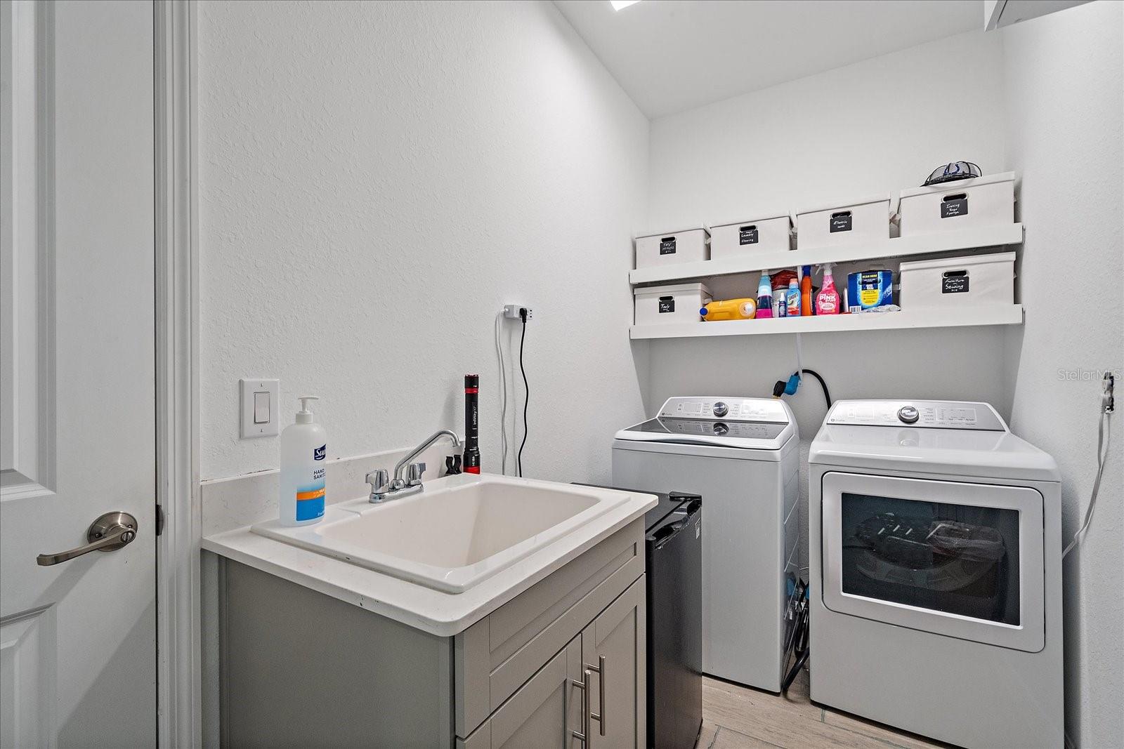 Listing photo id 26 for 17552 Santorini Court