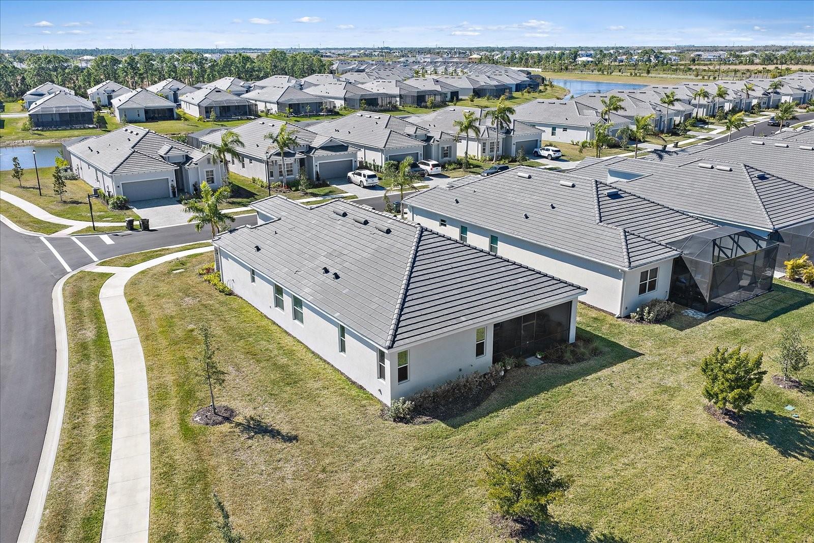 Listing photo id 30 for 17552 Santorini Court