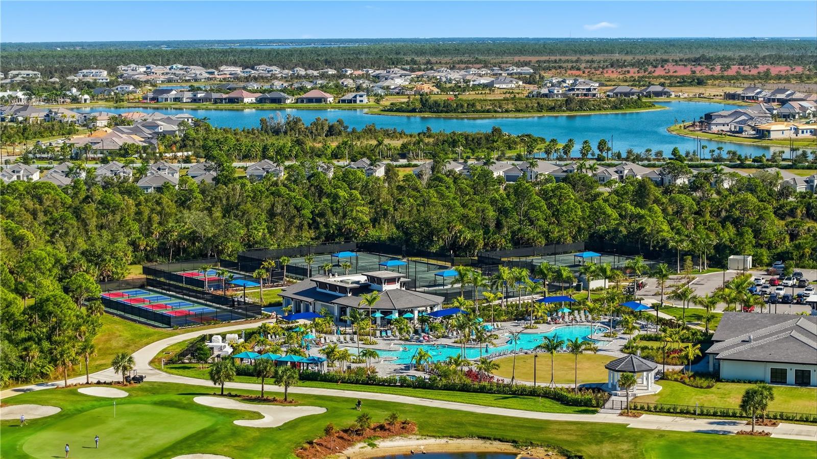 Listing photo id 33 for 17552 Santorini Court