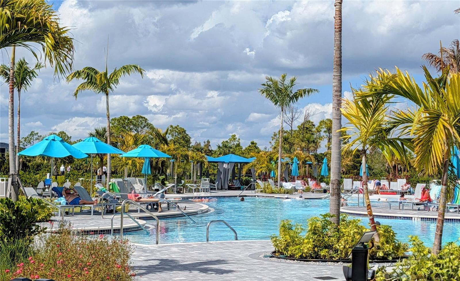 Listing photo id 37 for 17552 Santorini Court