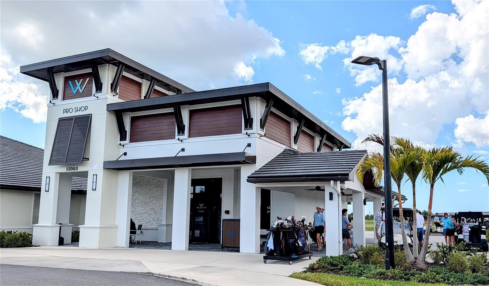 Listing photo id 39 for 17552 Santorini Court