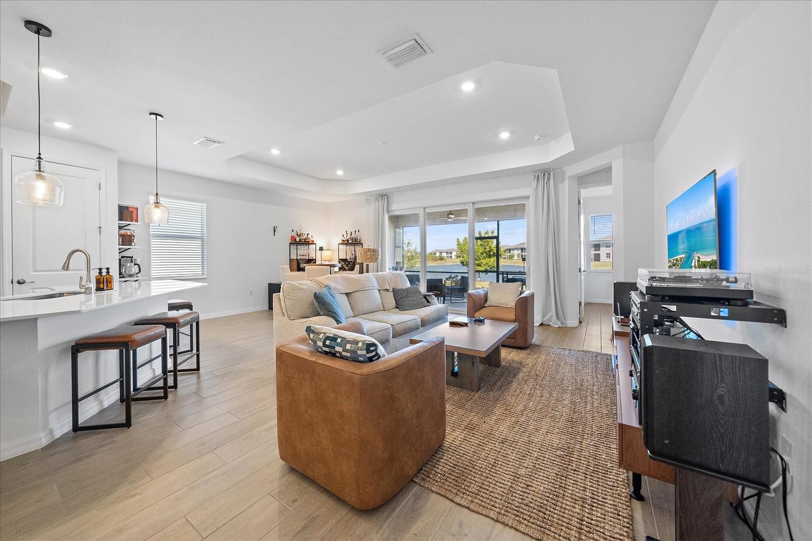 Listing photo id 5 for 17552 Santorini Court