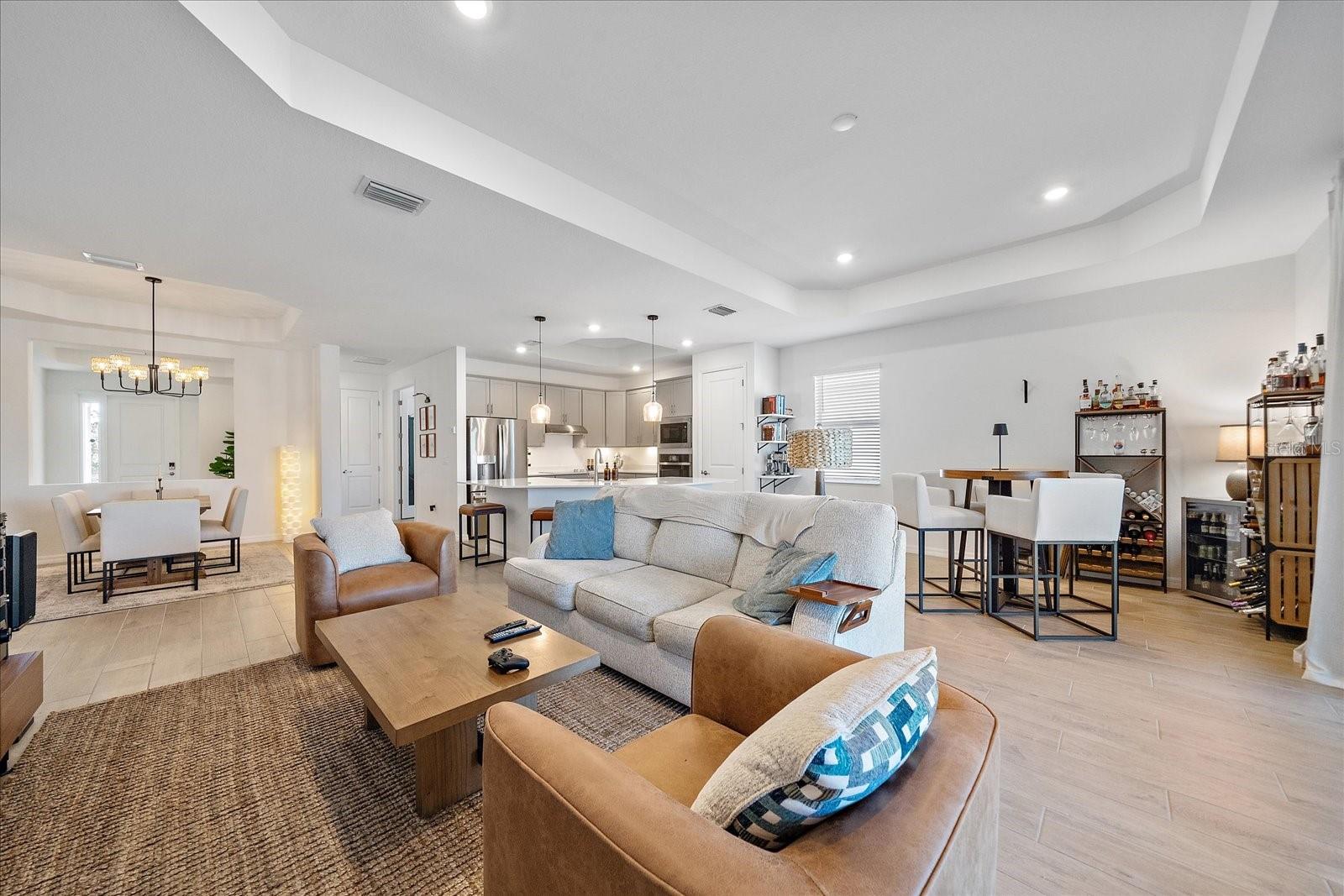 Listing photo id 7 for 17552 Santorini Court