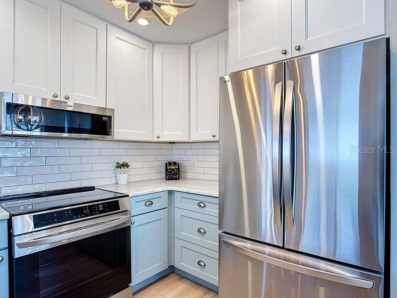 Image 10 of 35 For 1977 Beach Road 44