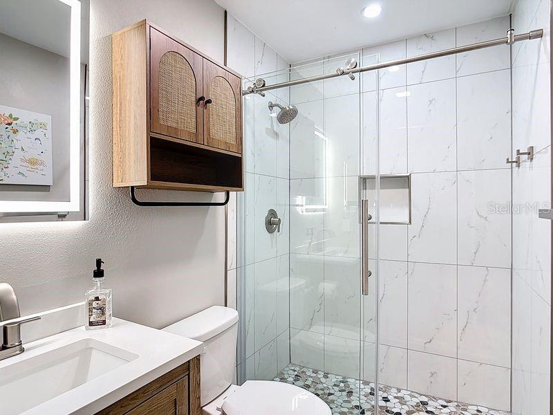 Image 24 of 35 For 1977 Beach Road 44