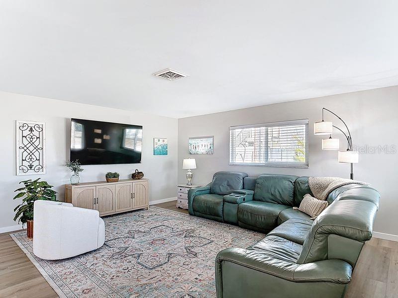 Image 3 of 35 For 1977 Beach Road 44