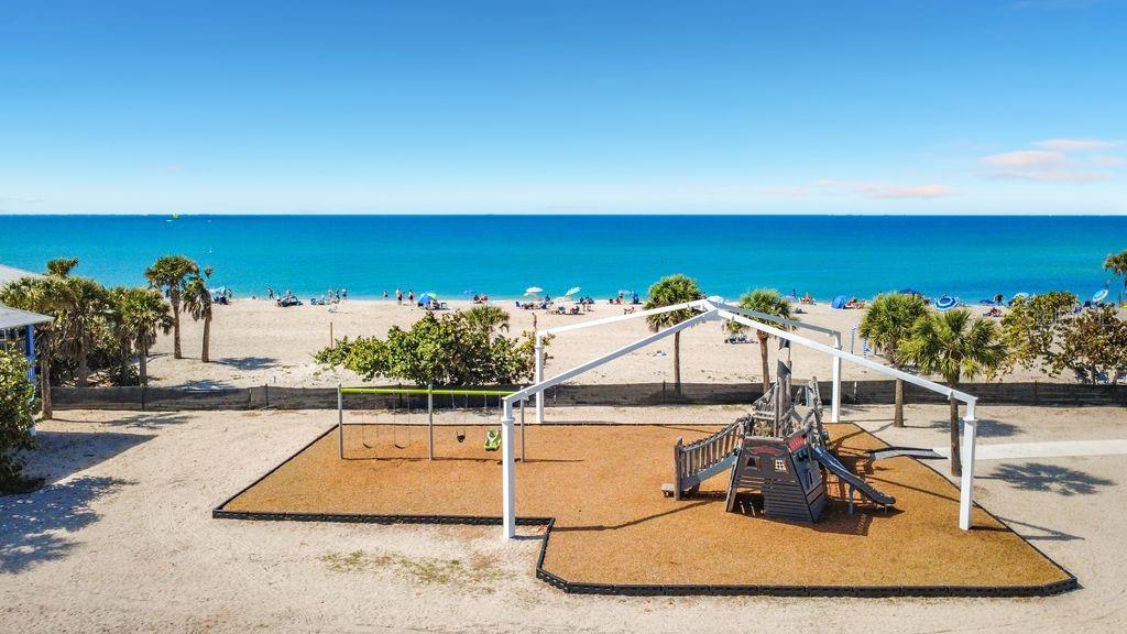 Image 33 of 35 For 1977 Beach Road 44