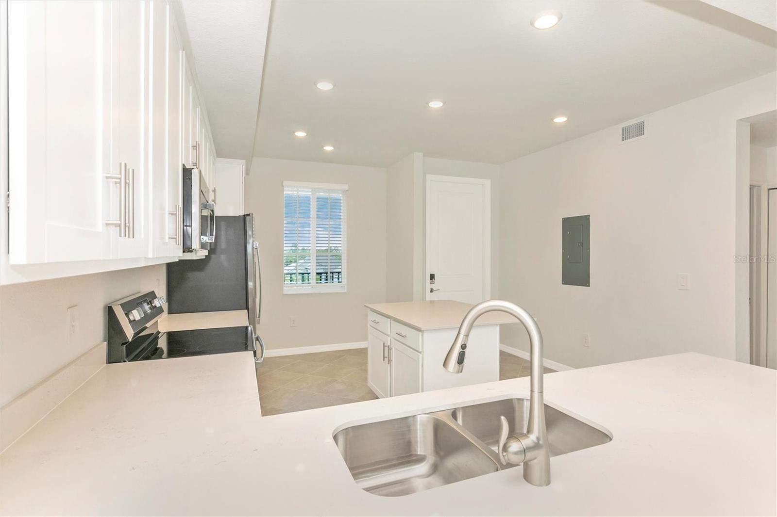Image 12 of 100 For 12320 Wellen Golf Street 305