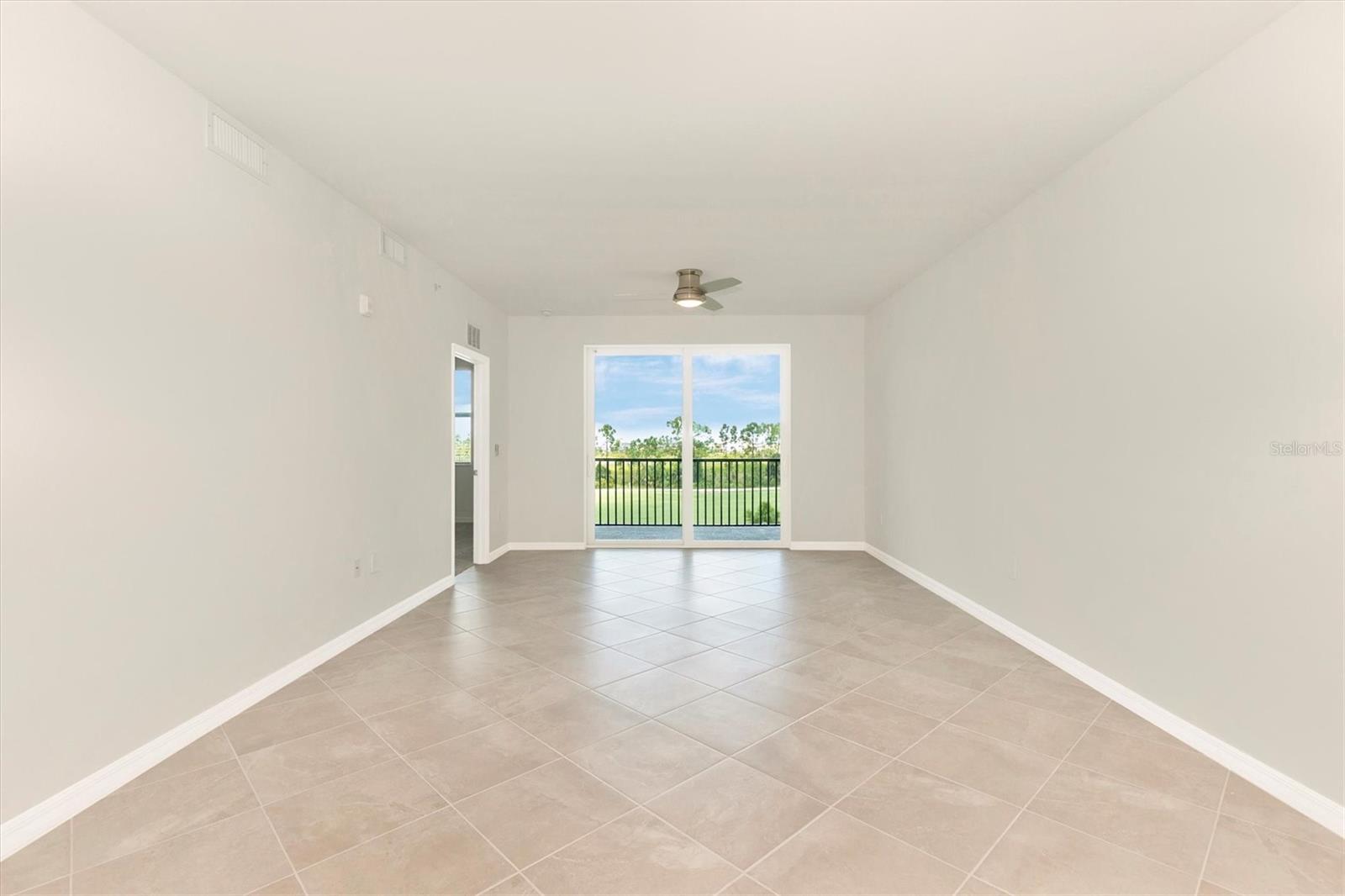 Image 19 of 100 For 12320 Wellen Golf Street 305