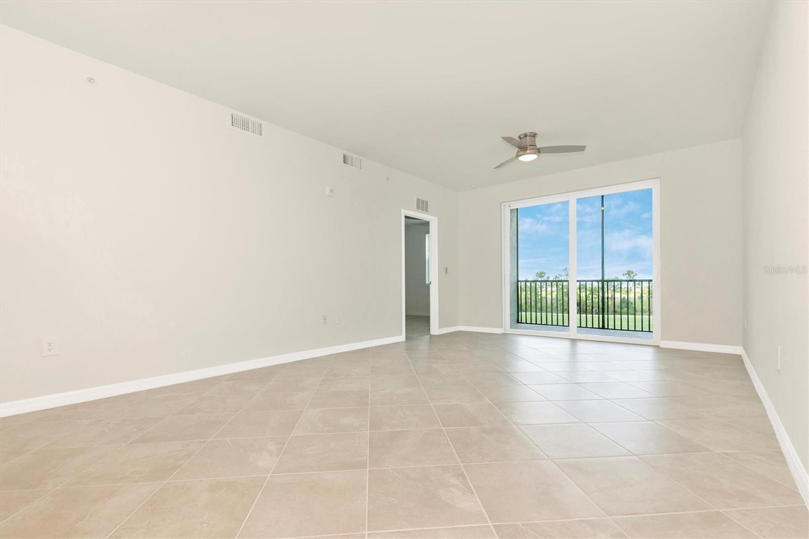 Image 20 of 100 For 12320 Wellen Golf Street 305