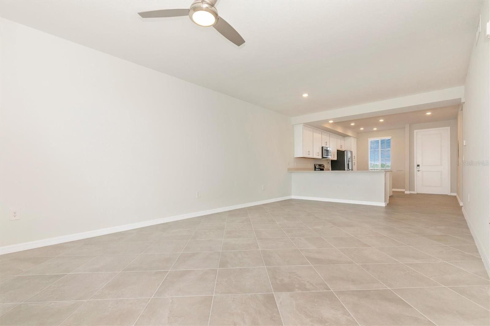 Image 23 of 100 For 12320 Wellen Golf Street 305