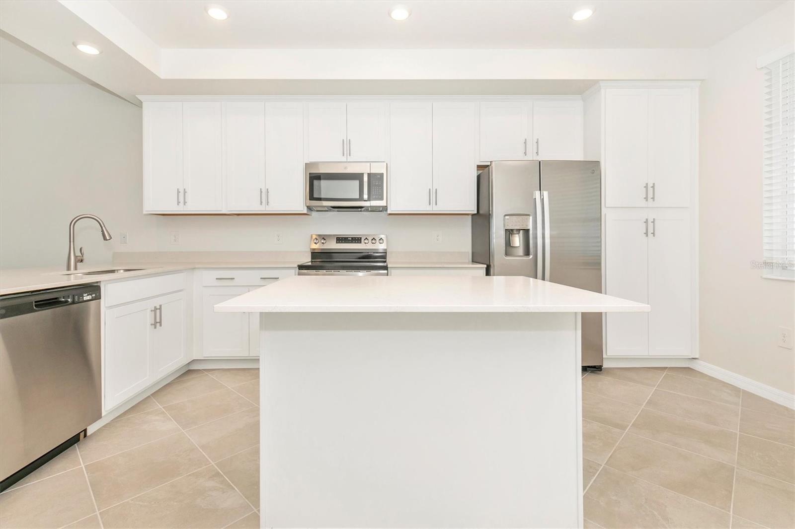 Image 7 of 100 For 12320 Wellen Golf Street 305