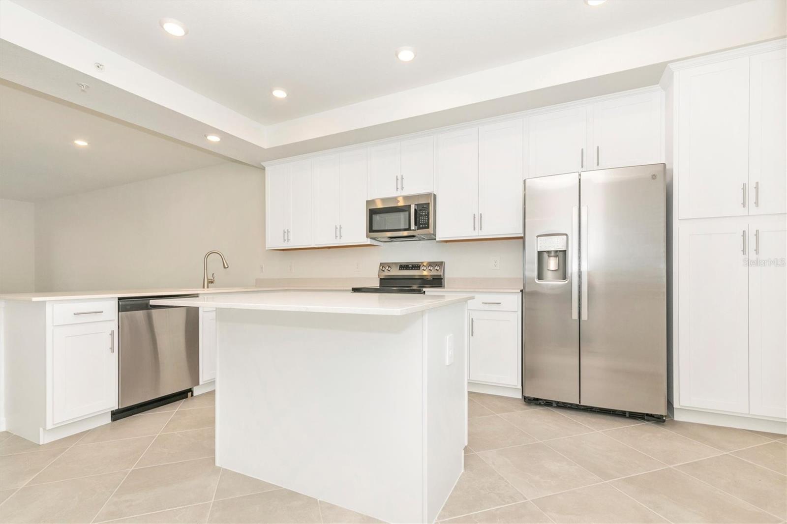Image 9 of 100 For 12320 Wellen Golf Street 305
