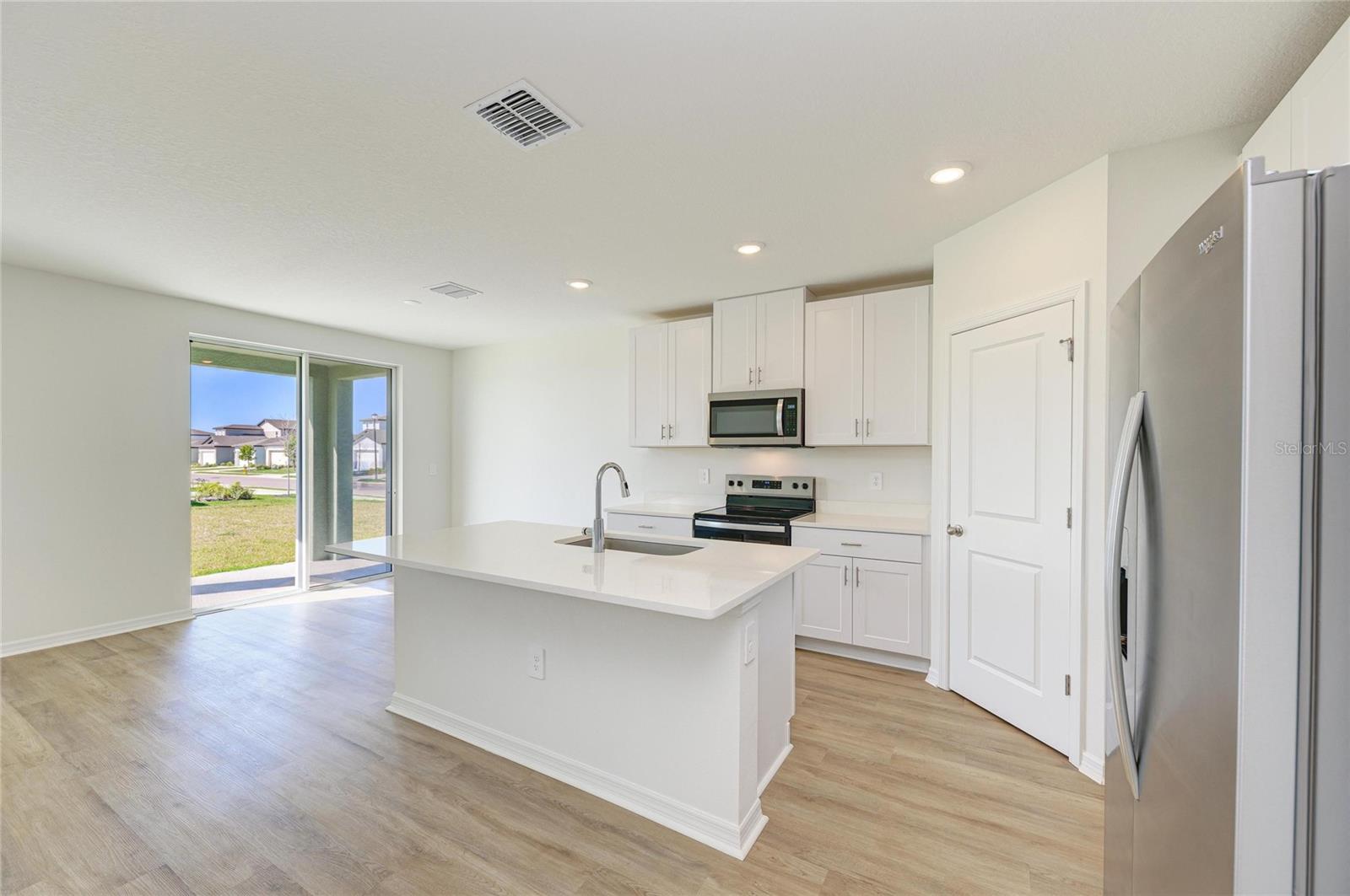 Image 14 of 68 For 261 Lazy Shore Drive