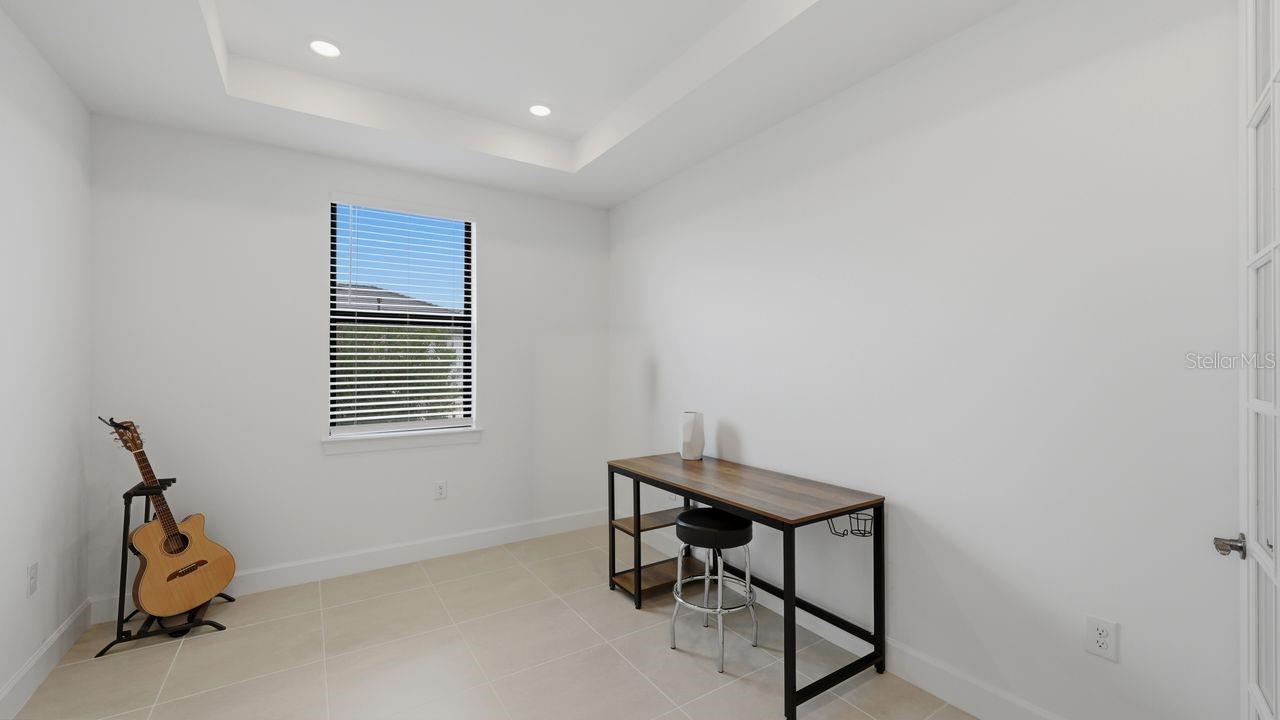 Image 16 of 66 For 4400 Lakeside Grove Place