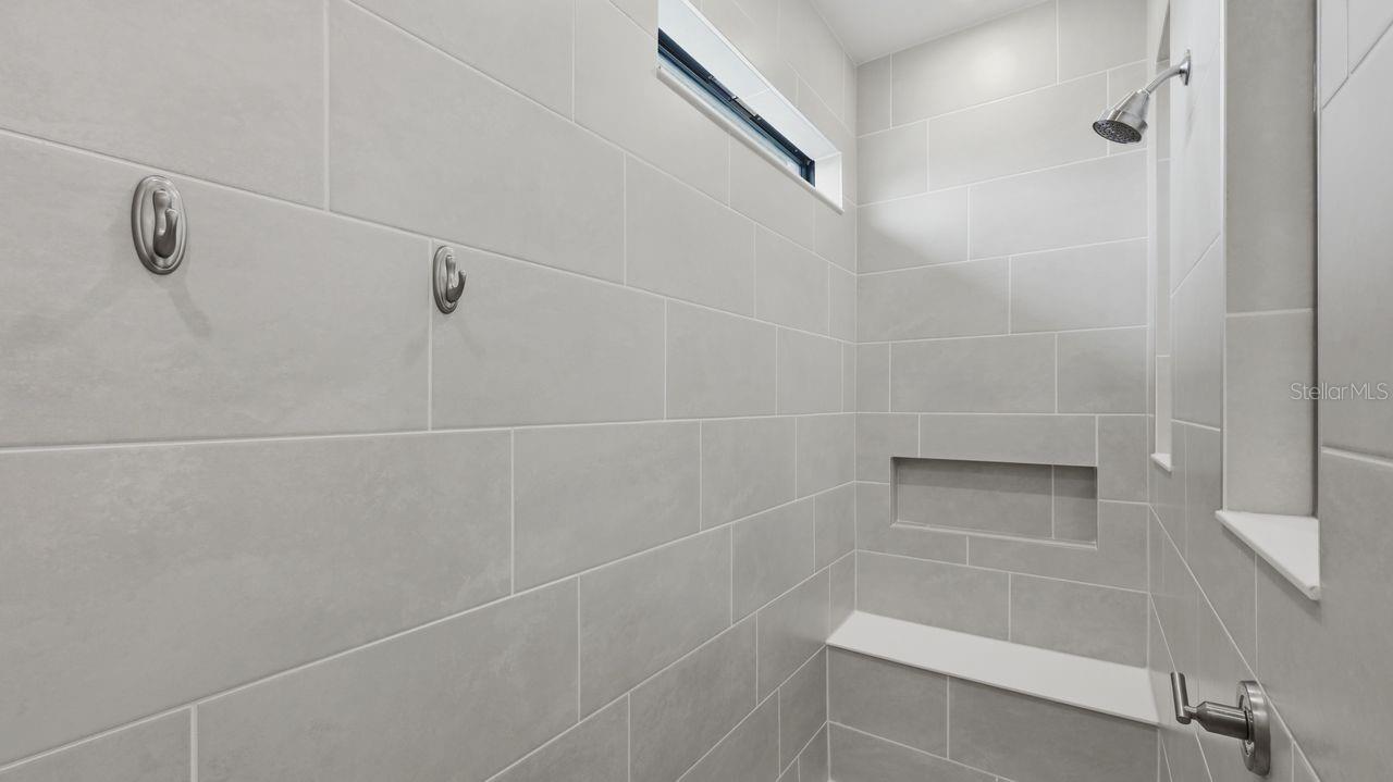 Image 21 of 66 For 4400 Lakeside Grove Place