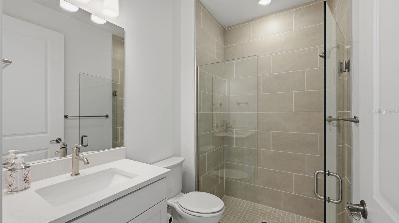 Image 24 of 66 For 4400 Lakeside Grove Place