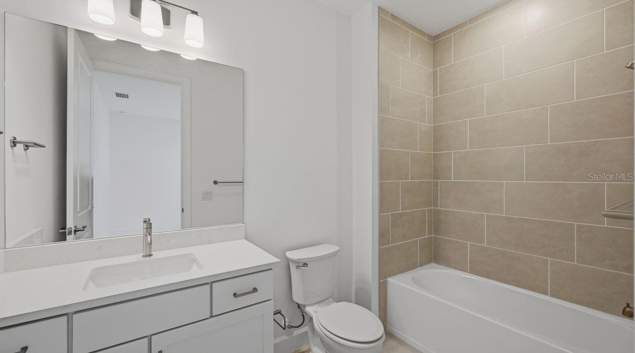 Image 29 of 66 For 4400 Lakeside Grove Place