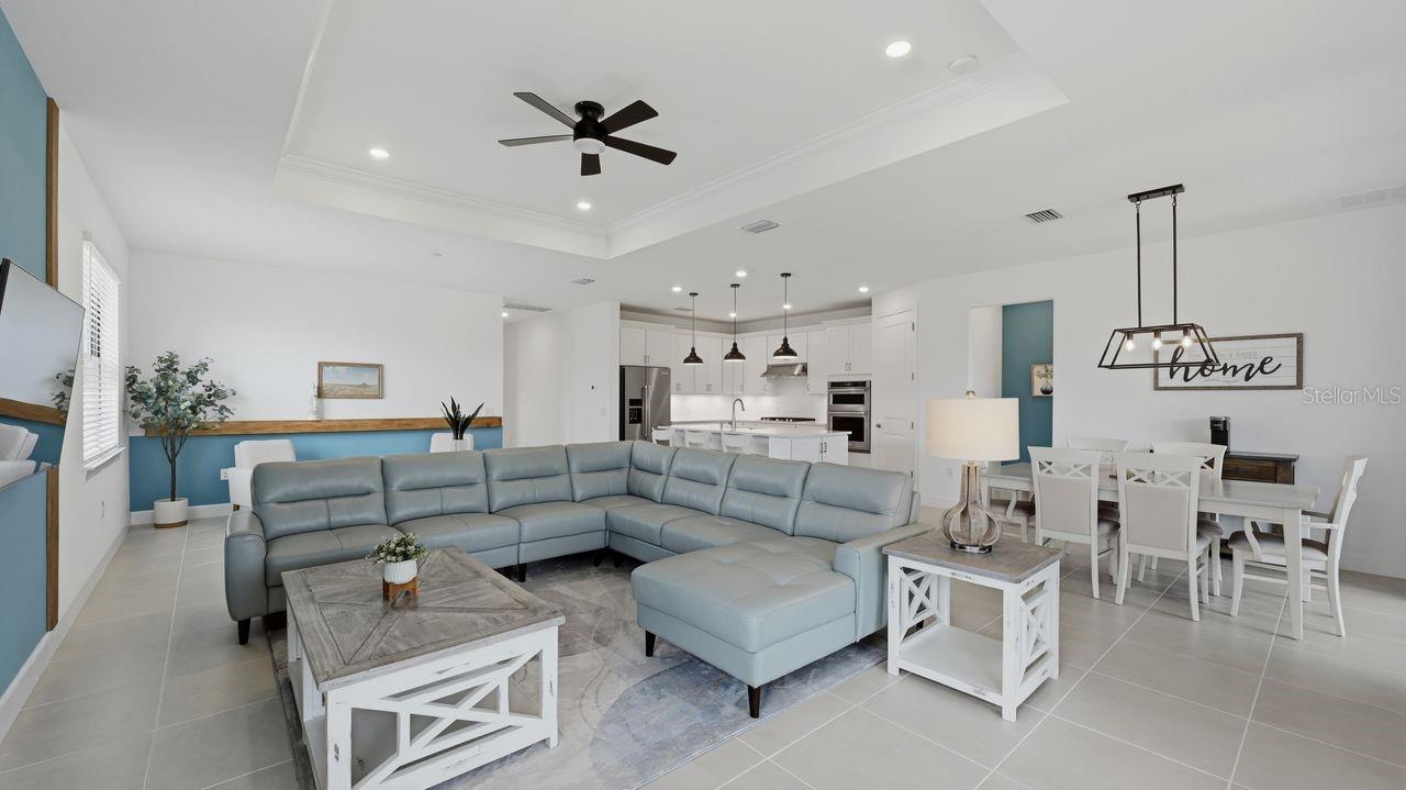 Image 7 of 66 For 4400 Lakeside Grove Place