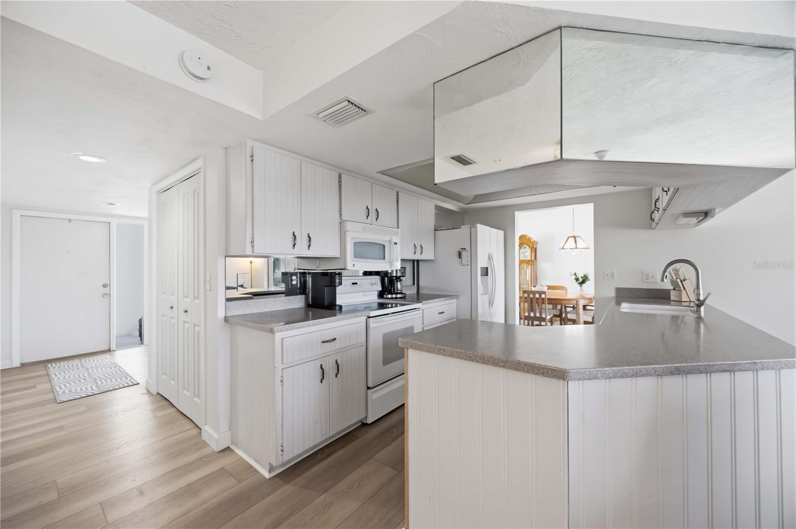 Image 12 of 81 For 1720 Sklar Court