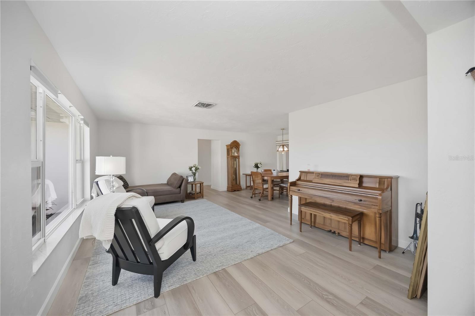 Image 4 of 81 For 1720 Sklar Court