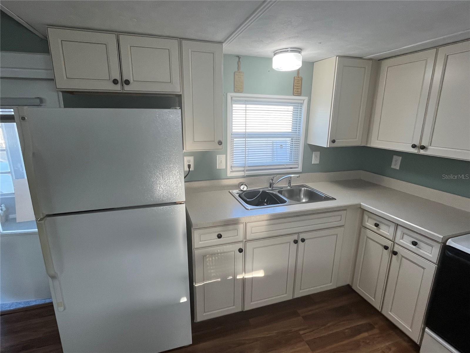 Image 9 of 29 For 712 Locarno Drive