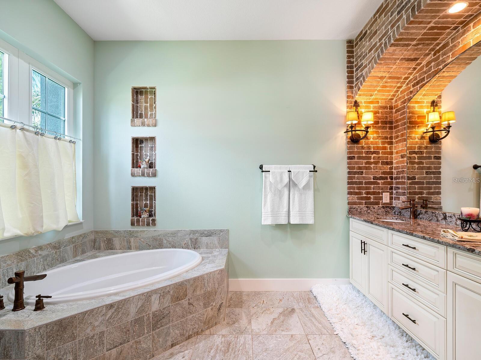 Image 14 of 34 For 16131 Daysailor Trail