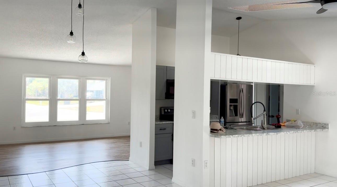 Image 4 of 13 For 2391 Briarwood Street