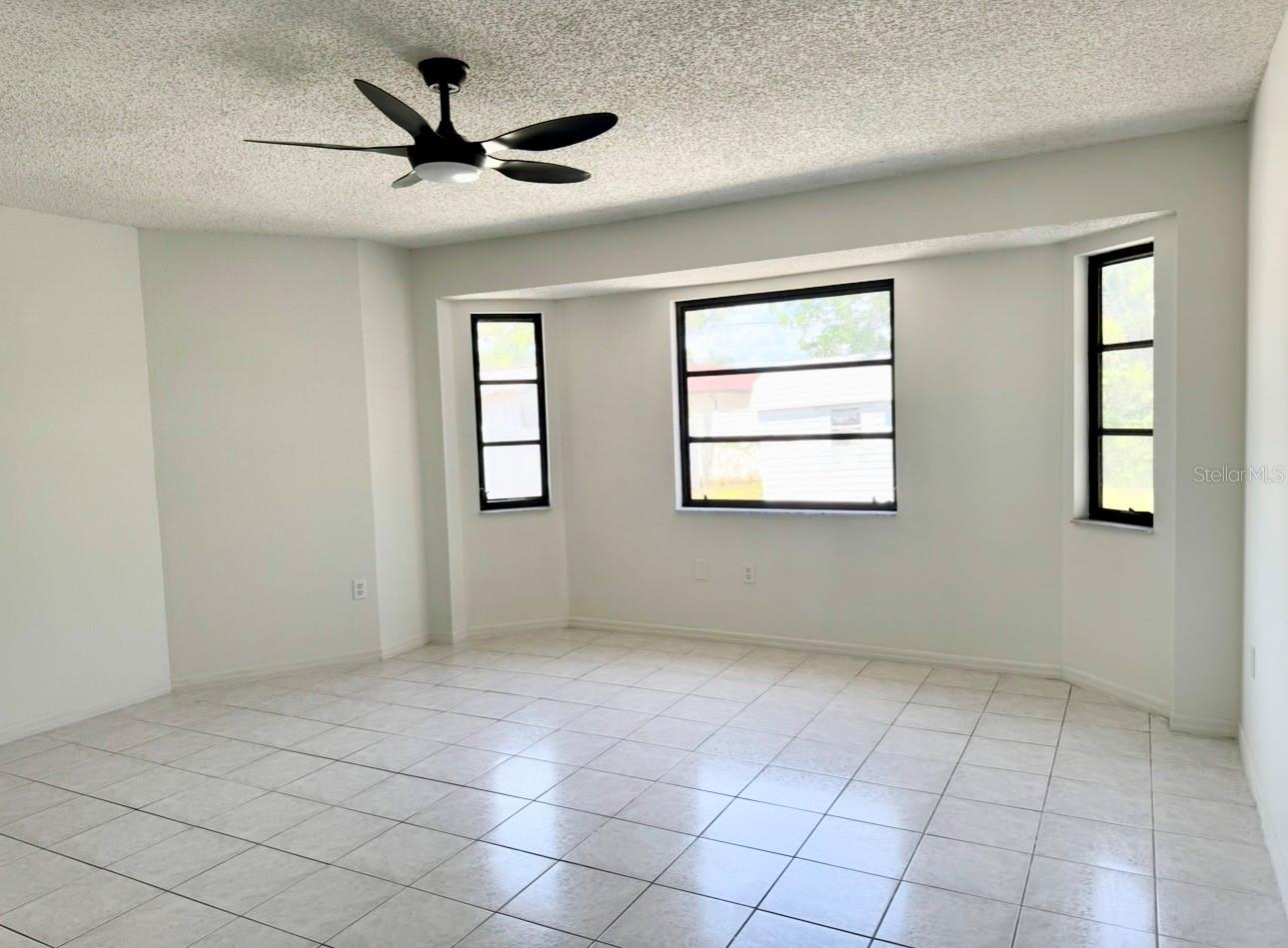 Image 7 of 13 For 2391 Briarwood Street