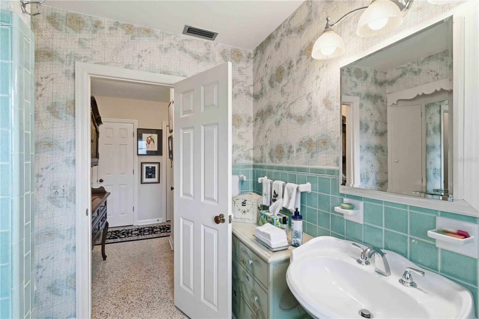 Image 21 of 74 For 2068 Sunnyside Lane