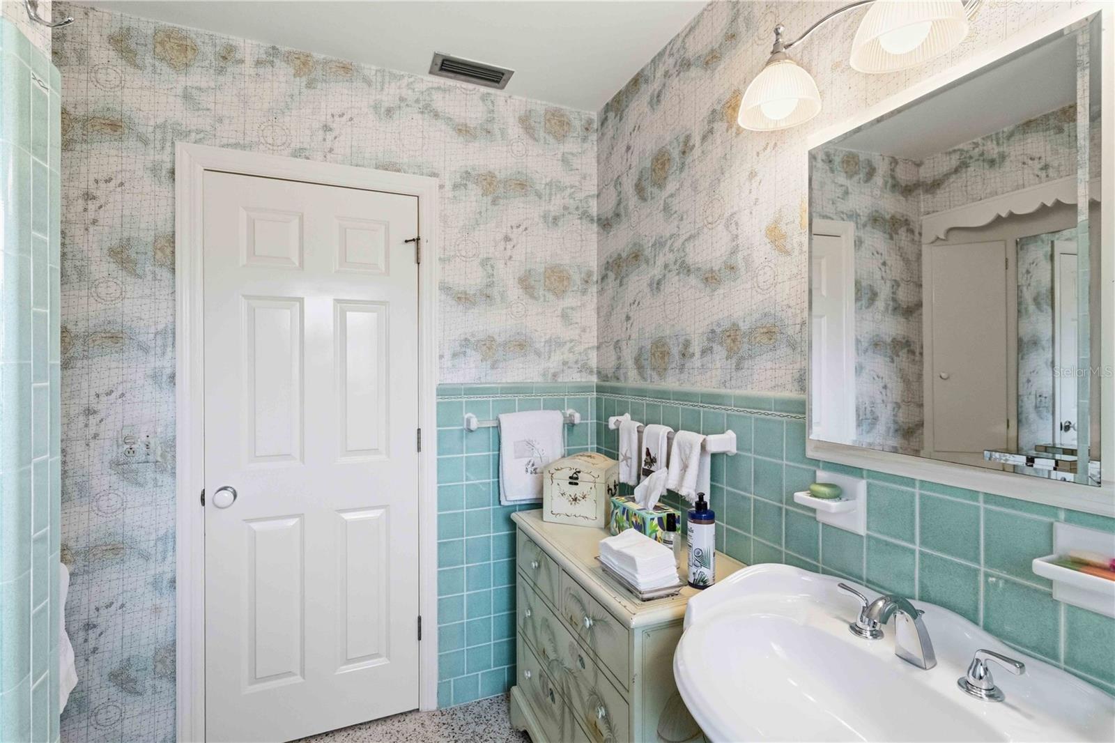 Image 22 of 74 For 2068 Sunnyside Lane