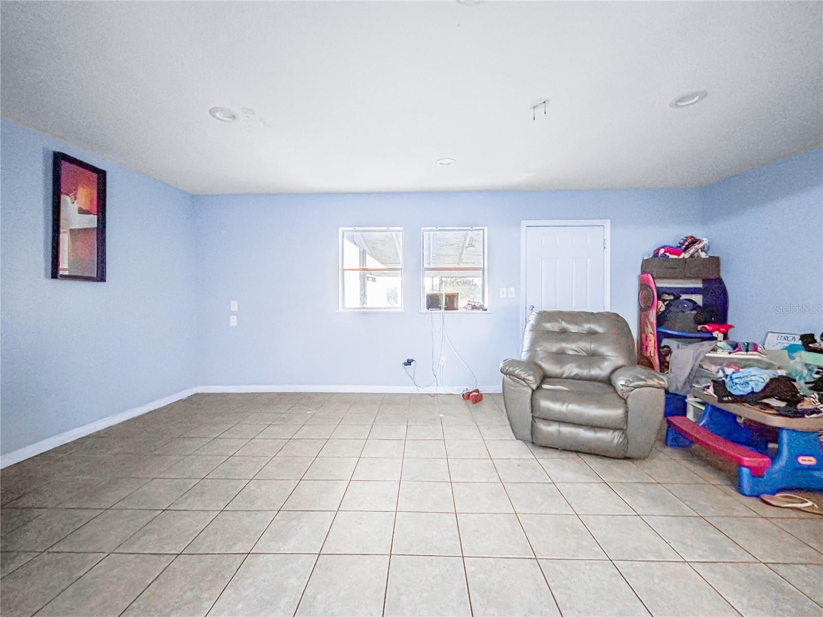 Image 18 of 20 For 17447 Bathurst Avenue