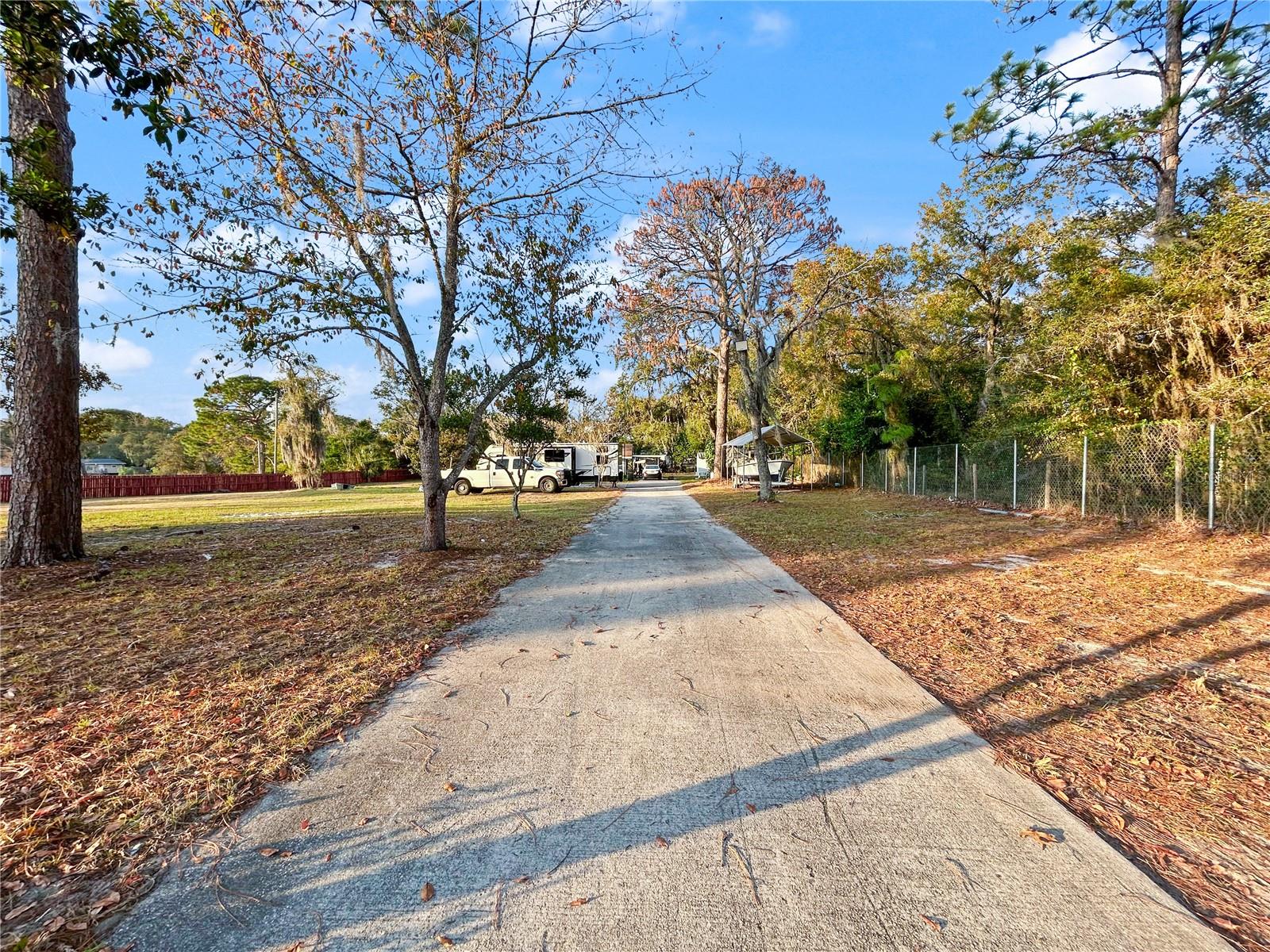 Image 3 of 20 For 17447 Bathurst Avenue