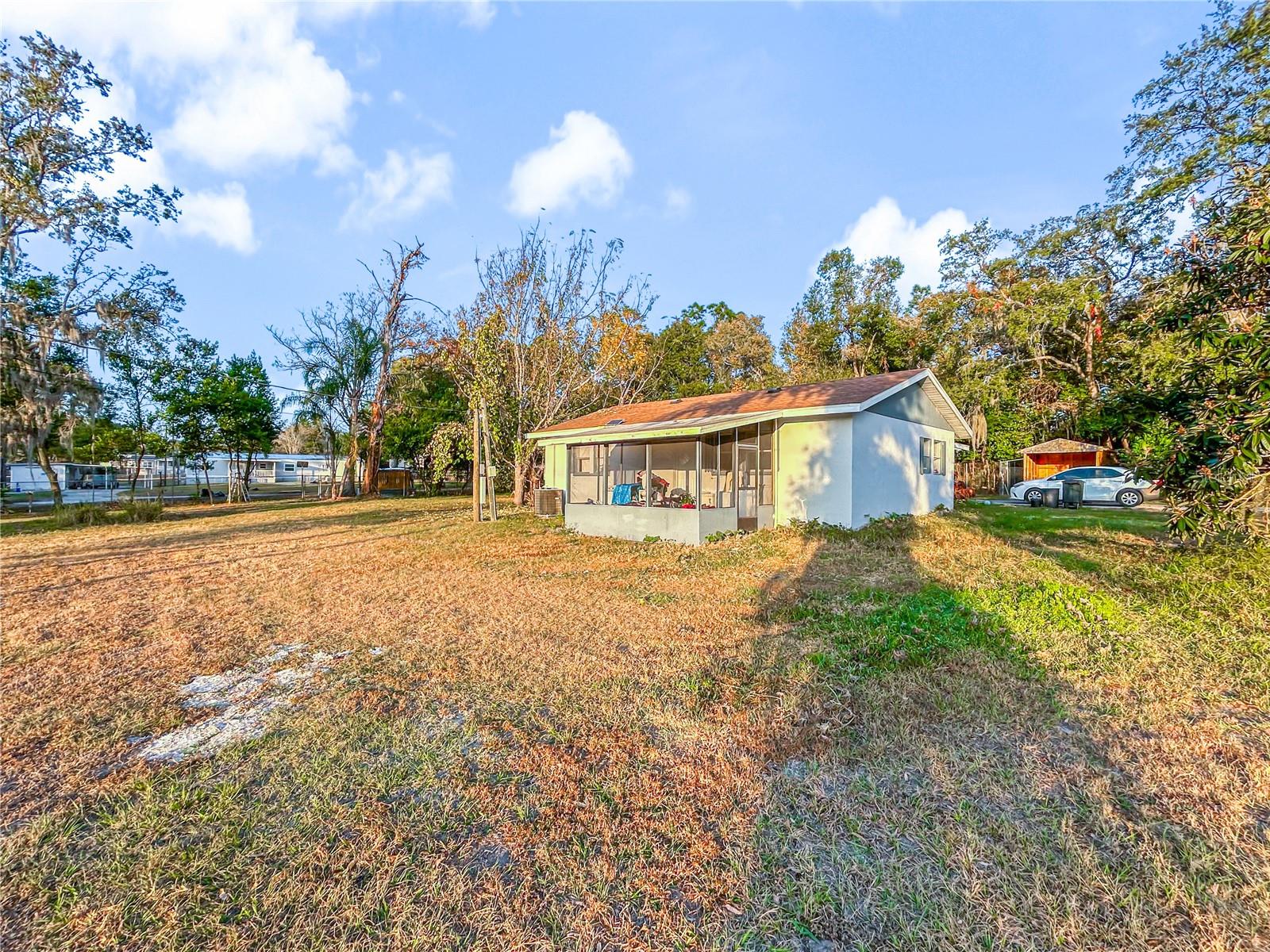 Image 4 of 20 For 17447 Bathurst Avenue