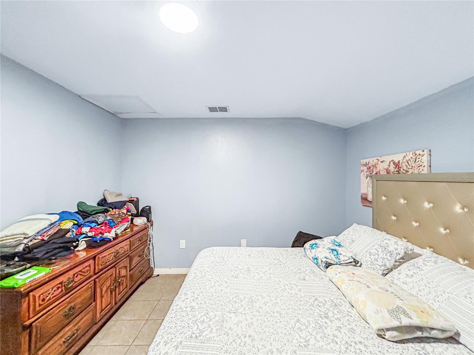 Image 7 of 20 For 17447 Bathurst Avenue